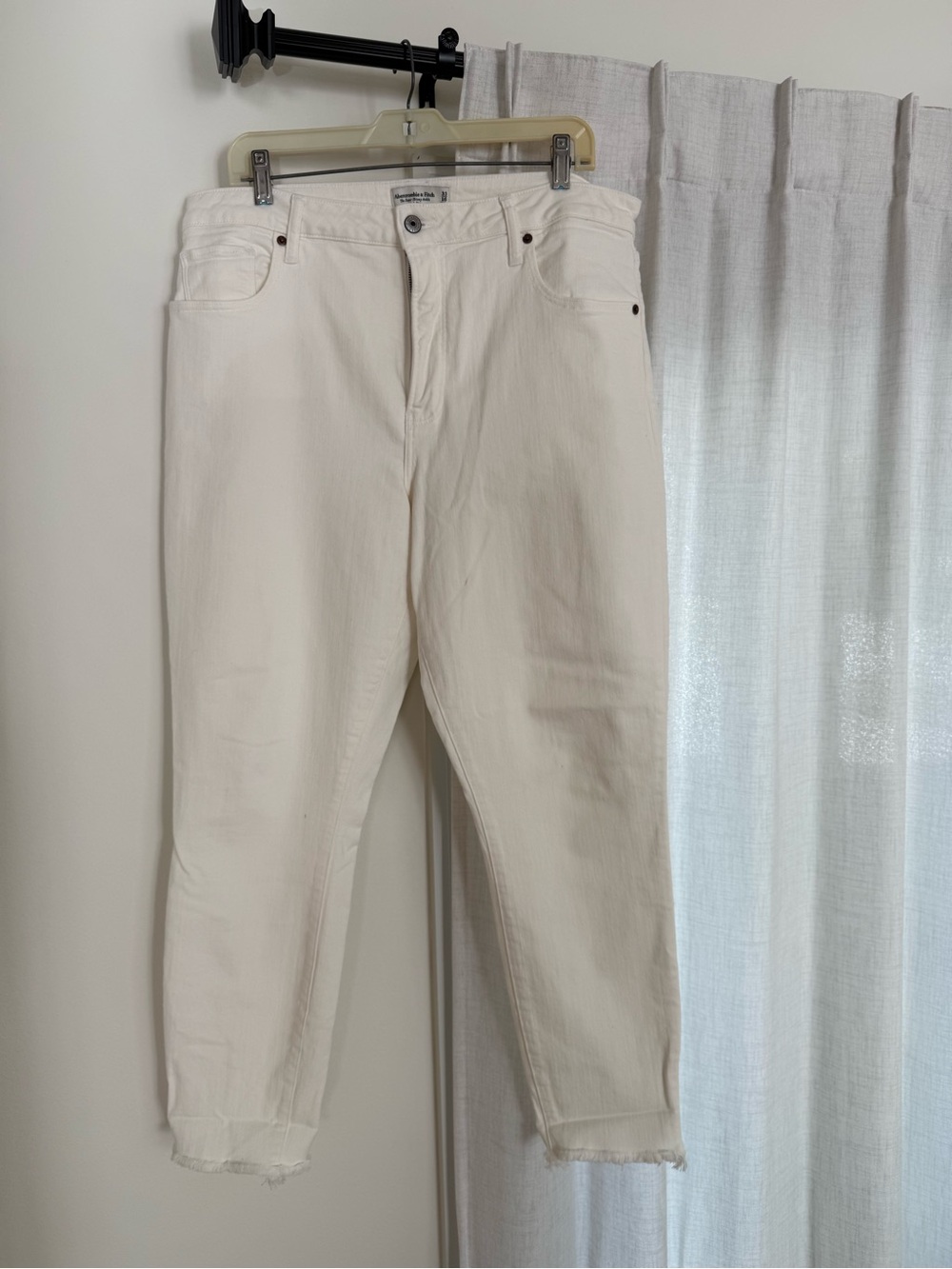 Abercrombie & Fitch Women’s Cream Slim Straight Jeans